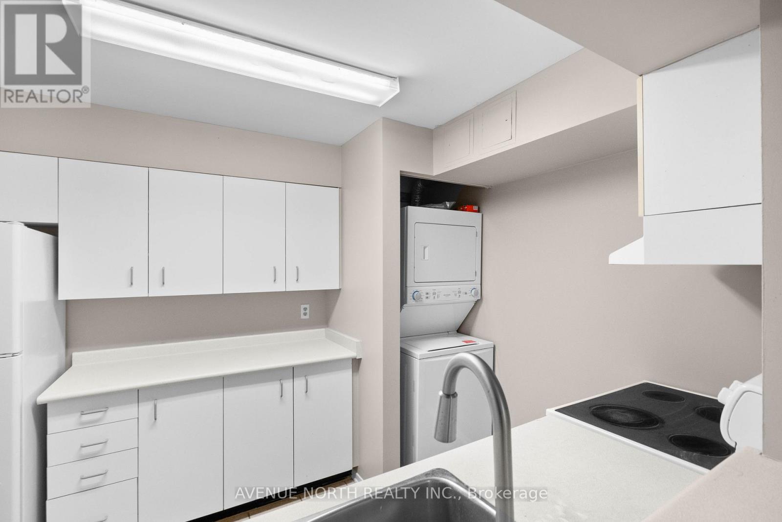 323 - 318 Lorry Greenberg Drive, Ottawa, Ontario  K1T 2R5 - Photo 10 - X12903784