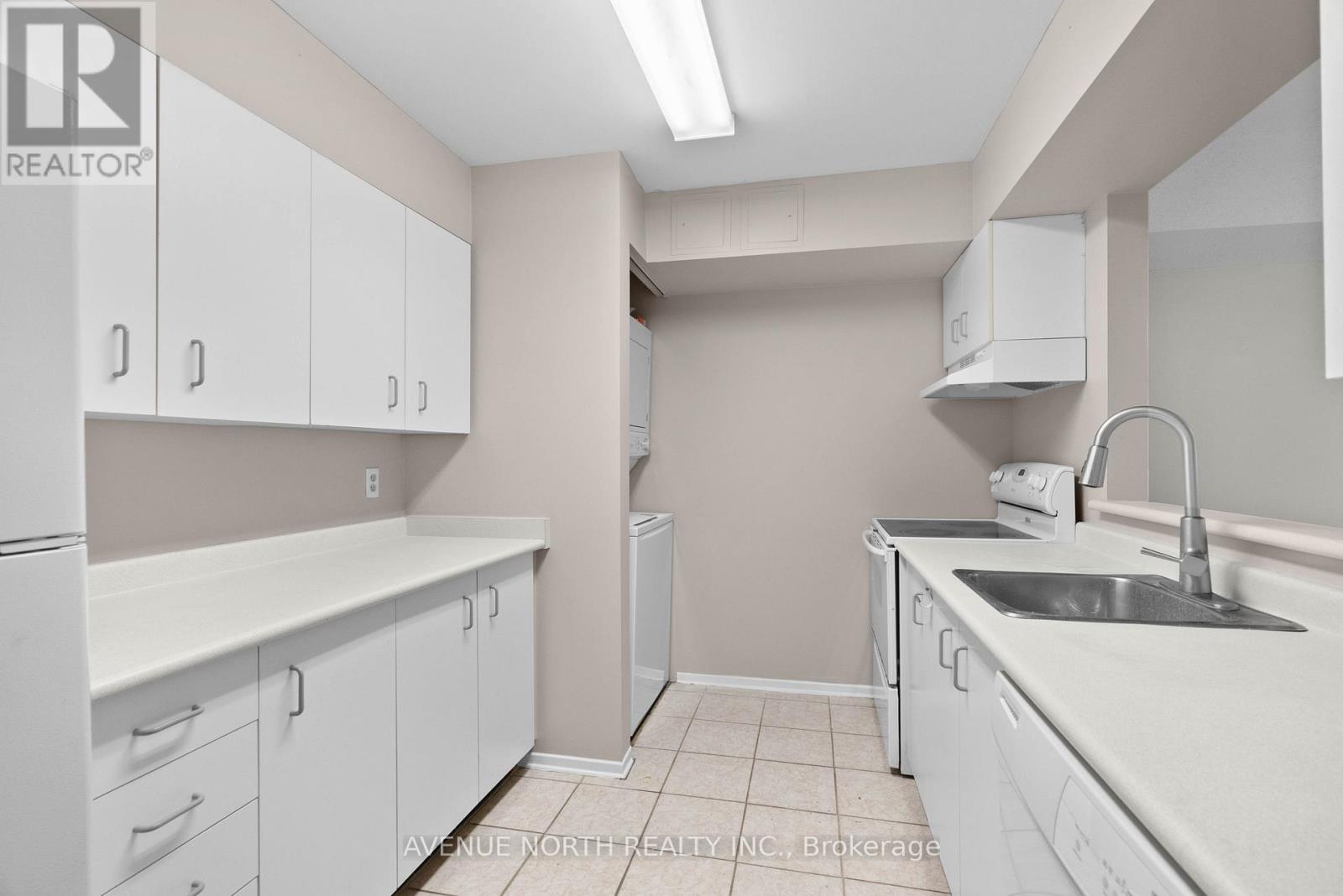 323 - 318 Lorry Greenberg Drive, Ottawa, Ontario  K1T 2R5 - Photo 7 - X12903784