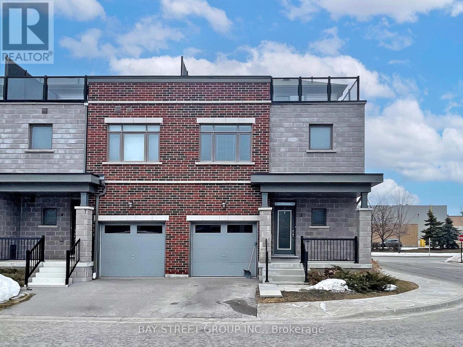 2 LONGSHORE WAY, Whitby, Ontario
