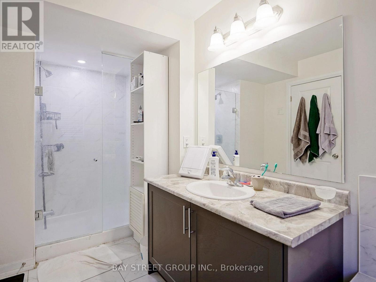 2 Longshore Way, Whitby, Ontario  L1N 0M1 - Photo 17 - E12903816