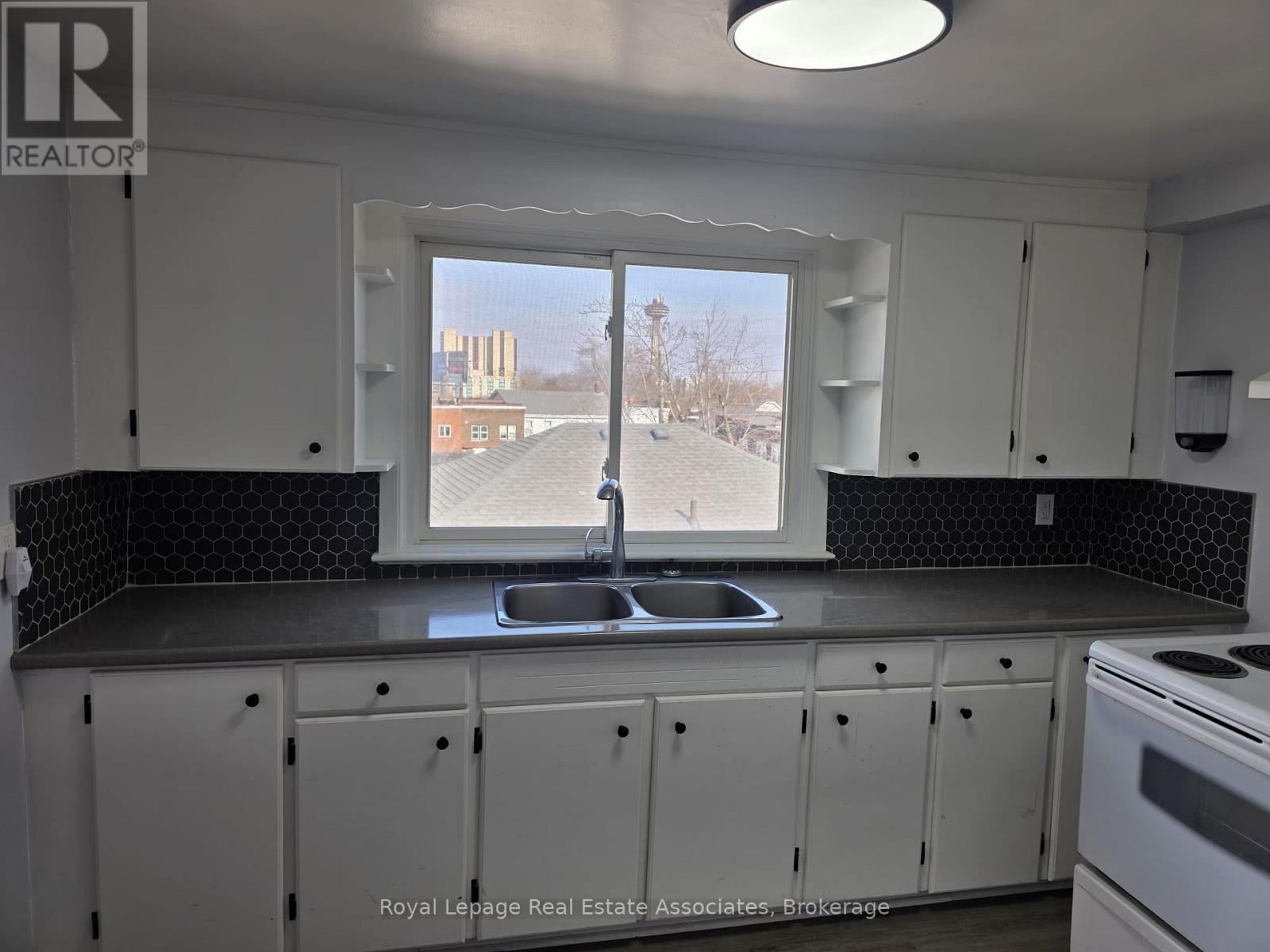 Unit 3 - 5957 Barker Street, Niagara Falls, Ontario L2G 1Y5 - Photo 5 - X12829150