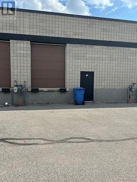 17 - 220 Industrial Parkway S, Aurora (Aurora Village), Ontario  L4G 3V6 - Photo 2 - N12903706