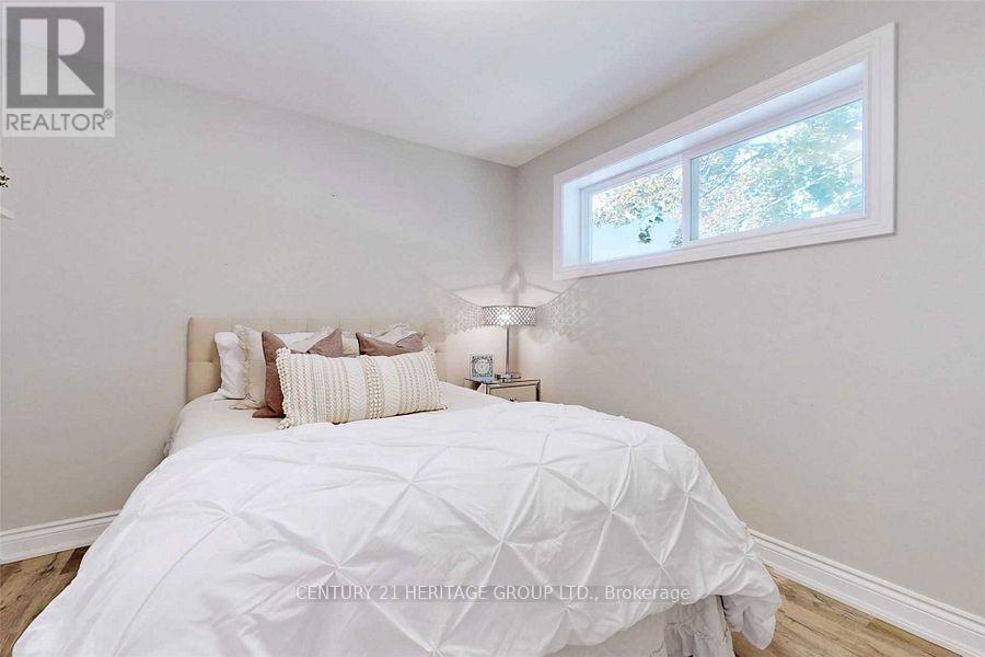 Main - 45 Lewis Drive, Newmarket (Central Newmarket), Ontario  L3Y 1R6 - Photo 11 - N12903772