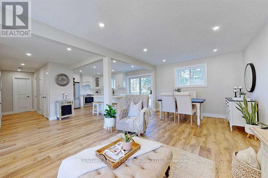 Main - 45 Lewis Drive, Newmarket (Central Newmarket), Ontario  L3Y 1R6 - Photo 2 - N12903772