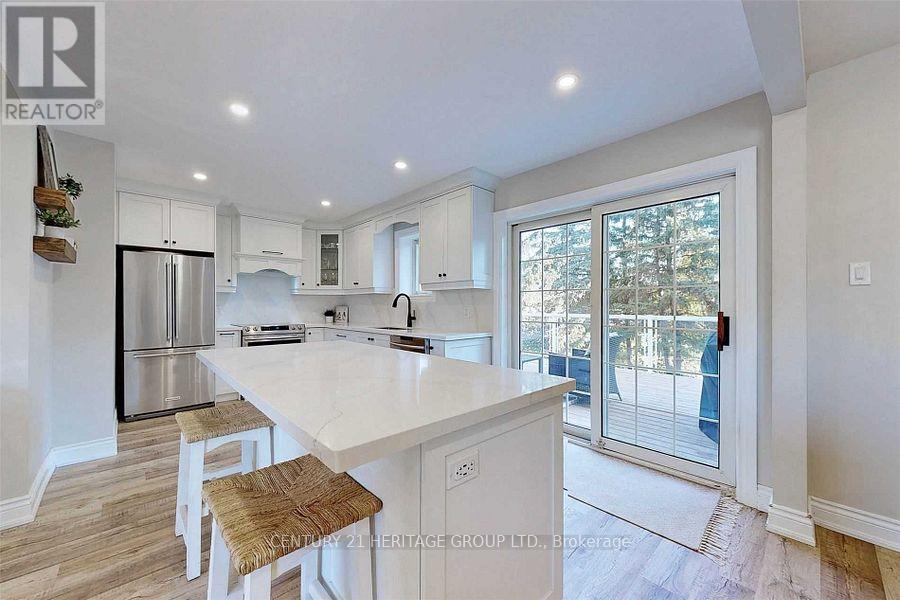 Main - 45 Lewis Drive, Newmarket (Central Newmarket), Ontario  L3Y 1R6 - Photo 6 - N12903772