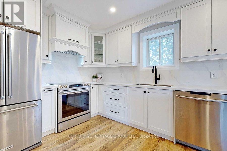 Main - 45 Lewis Drive, Newmarket (Central Newmarket), Ontario  L3Y 1R6 - Photo 8 - N12903772