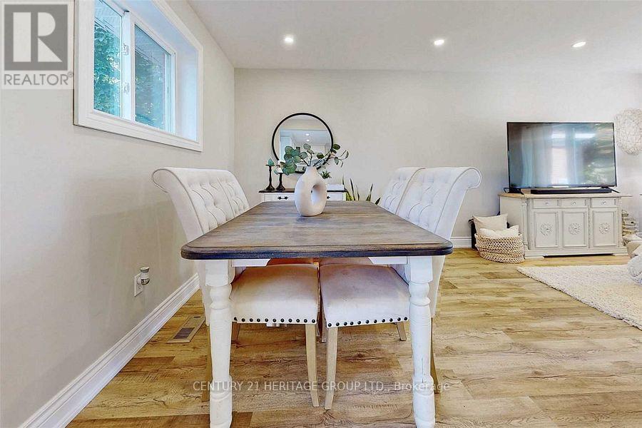 Main - 45 Lewis Drive, Newmarket (Central Newmarket), Ontario  L3Y 1R6 - Photo 9 - N12903772