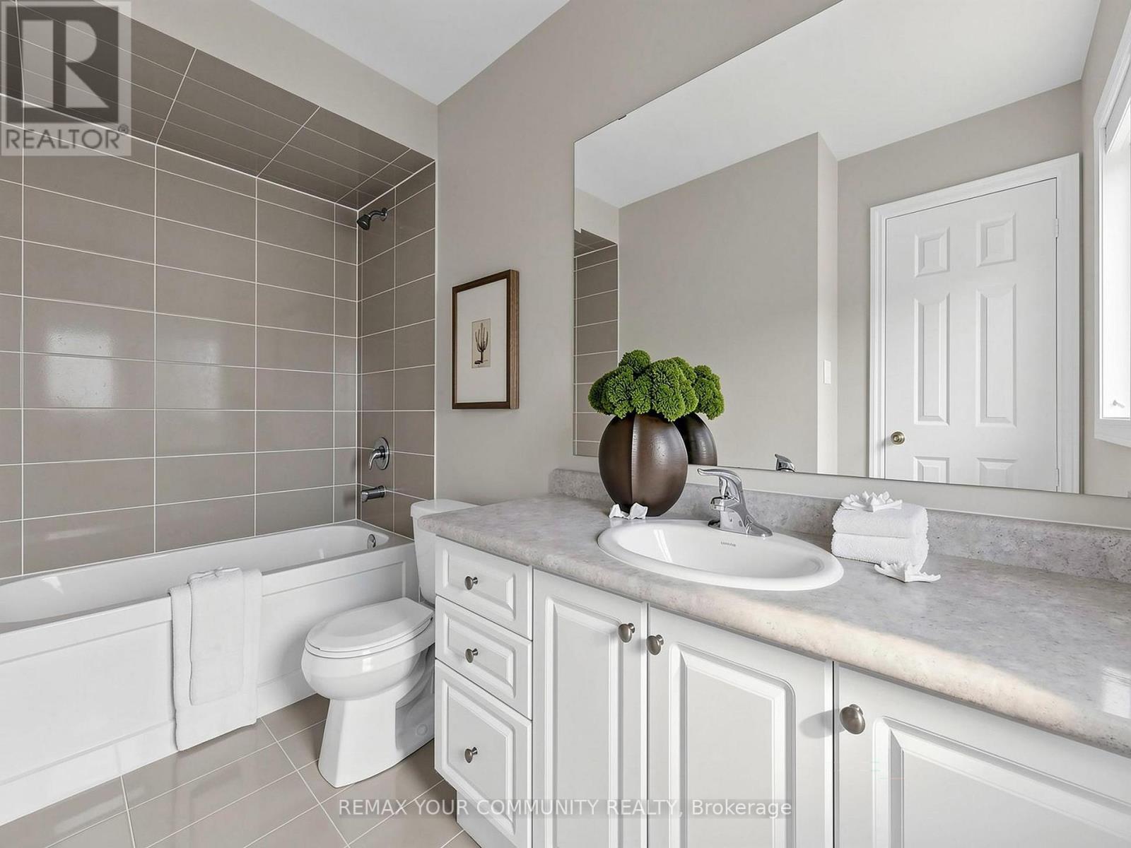 1189 Stuffles Crescent, Newmarket, Ontario  L3X 3H9 - Photo 34 - N12903802