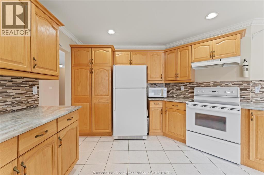 1712 Lesperance, Tecumseh, Ontario  N8N 1Y3 - Photo 13 - 26003629