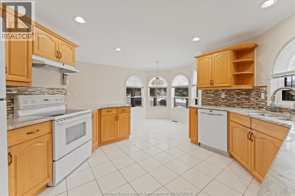 1712 Lesperance, Tecumseh, Ontario  N8N 1Y3 - Photo 12 - 26003629