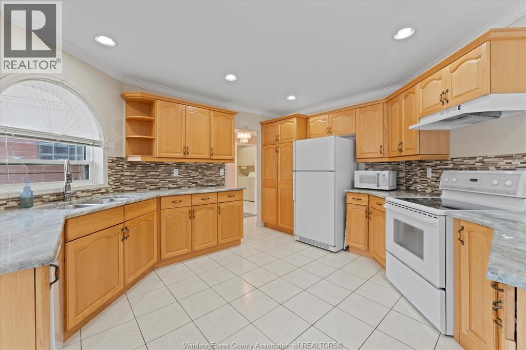 1712 Lesperance, Tecumseh, Ontario  N8N 1Y3 - Photo 14 - 26003629