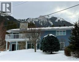 13521 15 Avenue, Blairmore, Alberta