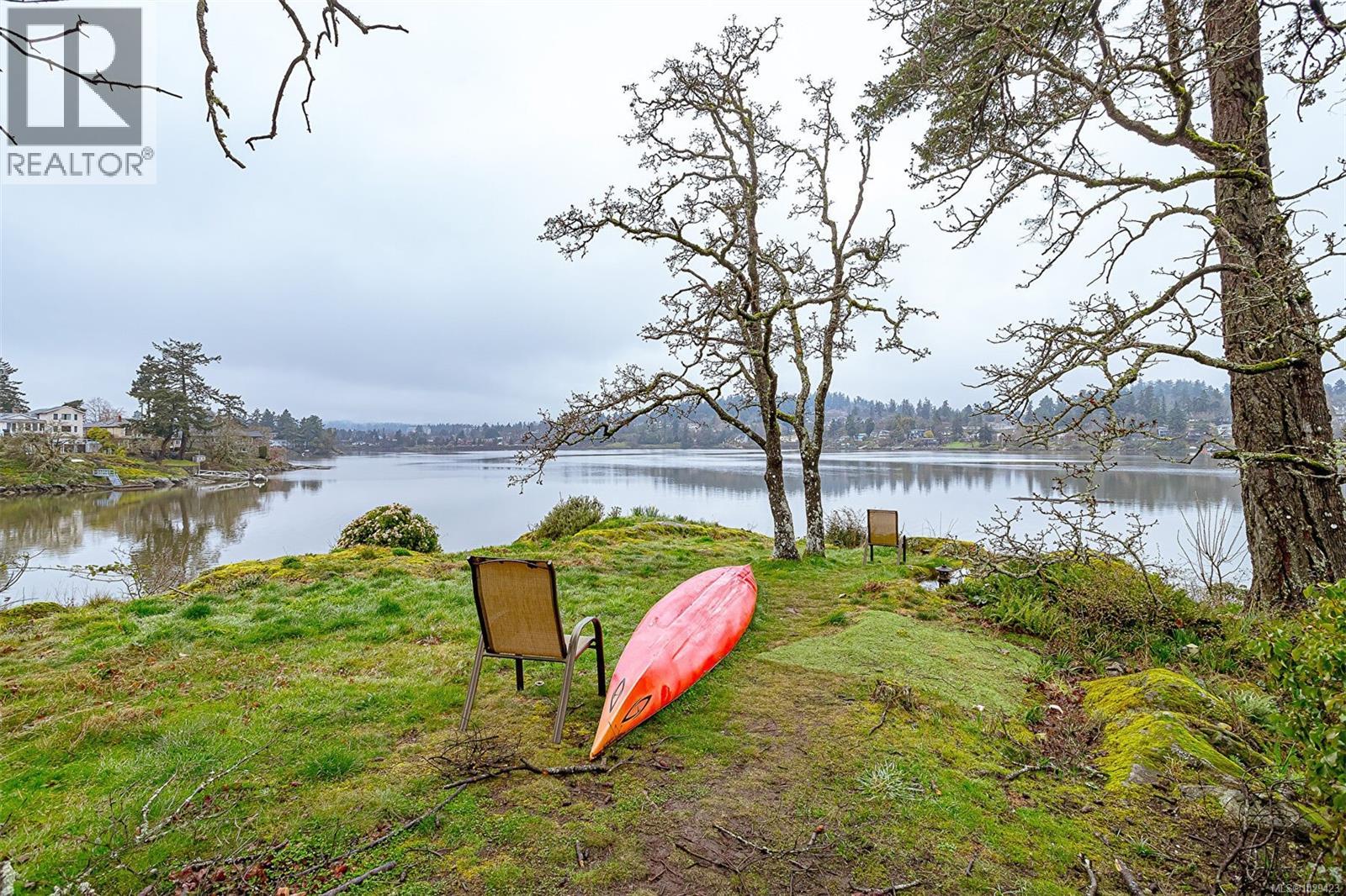 2898 Glenwood Ave, Saanich, British Columbia  V9A 2S2 - Photo 55 - 1029423