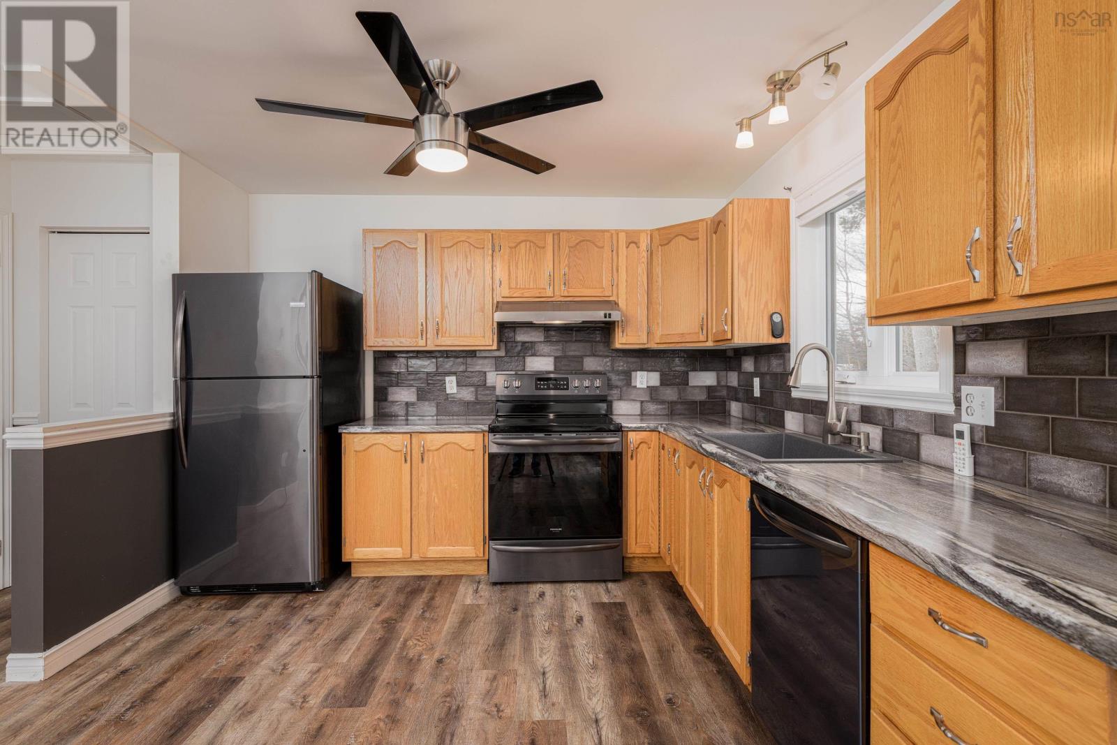 3 Hemlock Drive, Elmsdale, Nova Scotia  B2S 1B6 - Photo 5 - 202604806