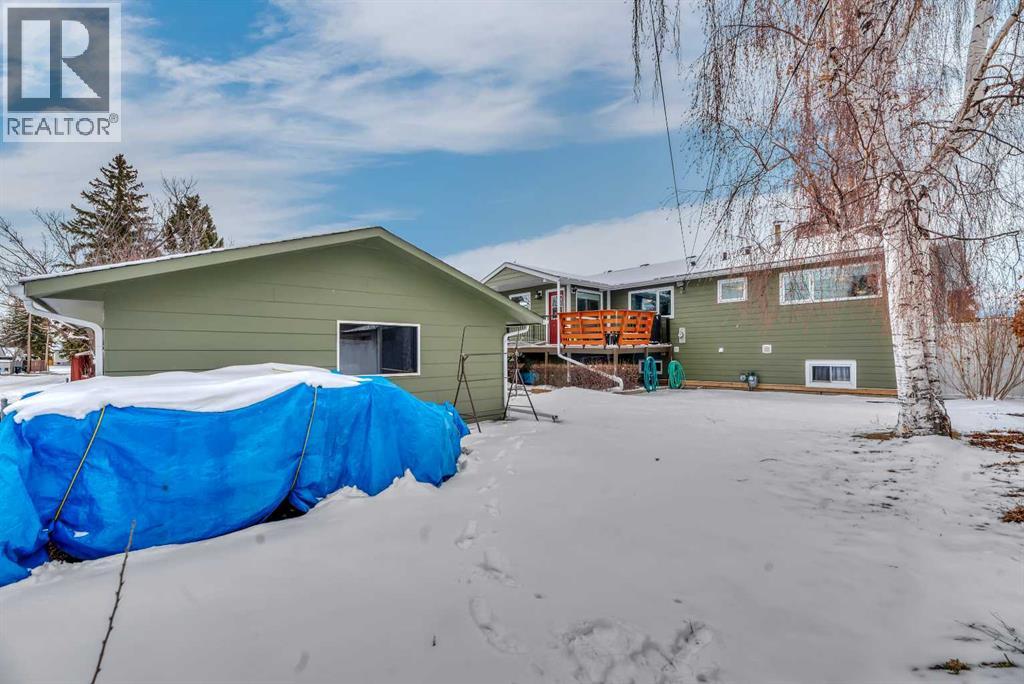 12132 Lake Waterton Crescent Se, Calgary, Alberta  T2J 2M7 - Photo 32 - A2293008