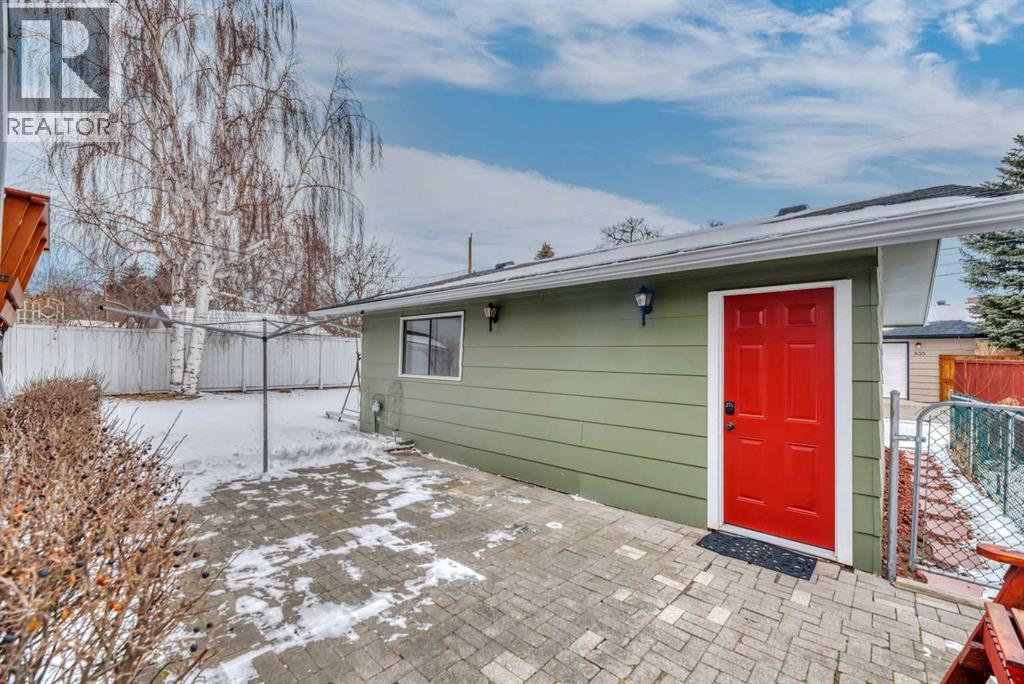 12132 Lake Waterton Crescent Se, Calgary, Alberta  T2J 2M7 - Photo 35 - A2293008