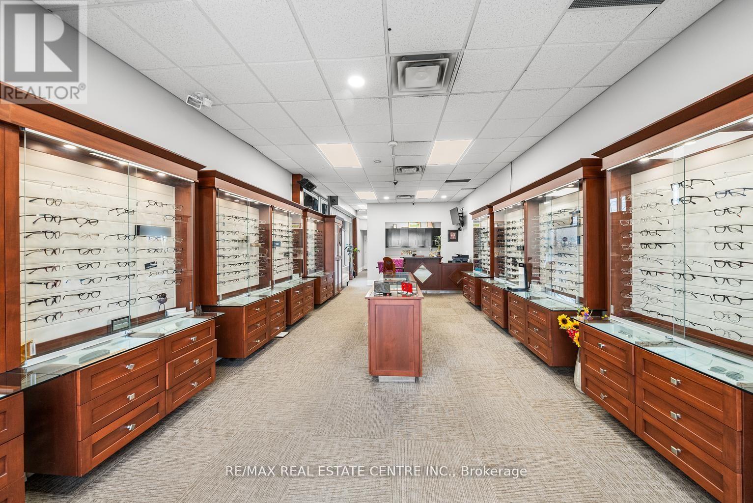 6 - 341 Parkhurst Square, Brampton, Ontario  L6T 0C2 - Photo 6 - W12903726