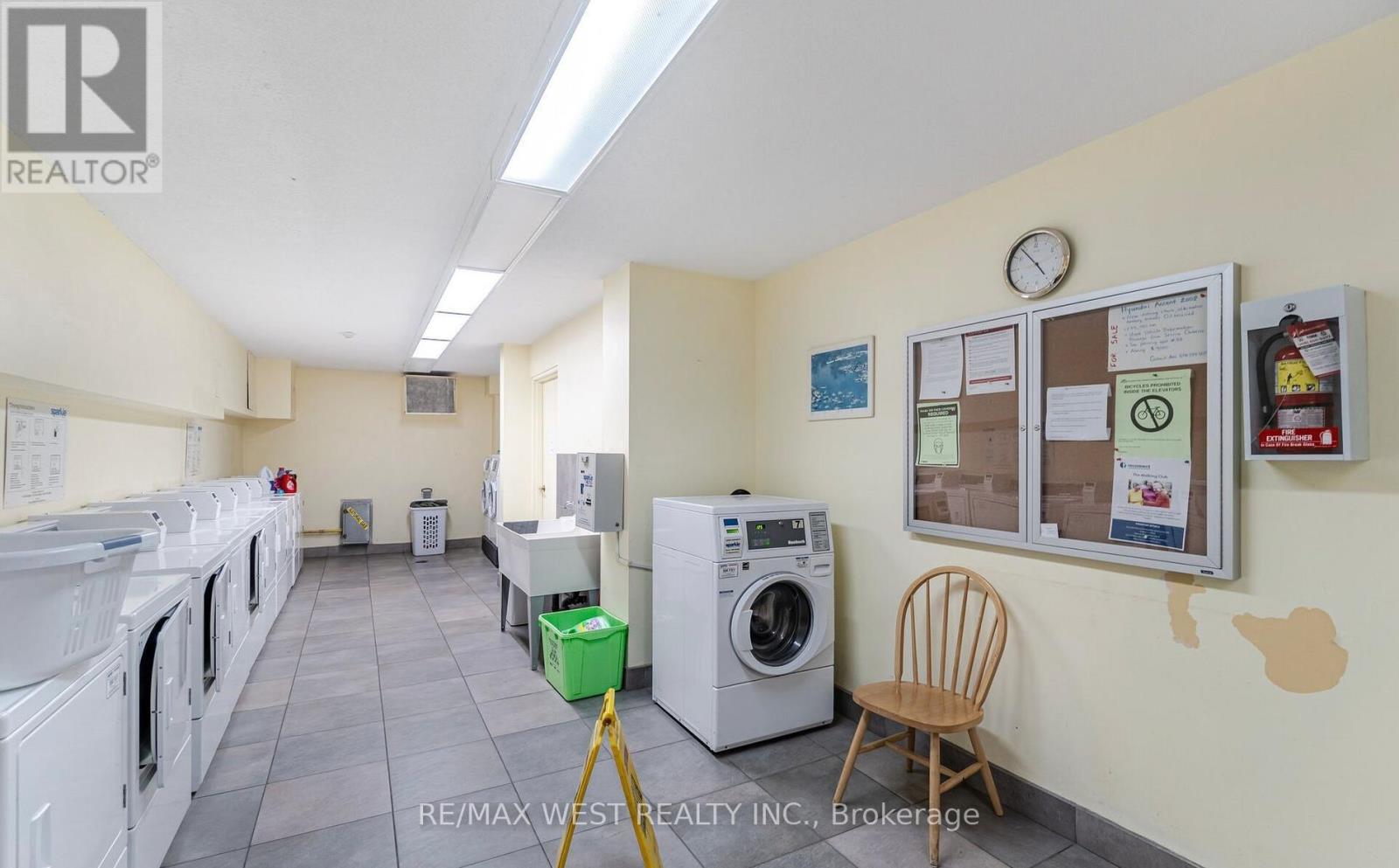 1005 - 541 Blackthorn Avenue, Toronto, Ontario  M6M 5A6 - Photo 17 - W12903804