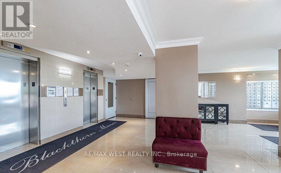 1005 - 541 Blackthorn Avenue, Toronto, Ontario  M6M 5A6 - Photo 2 - W12903804