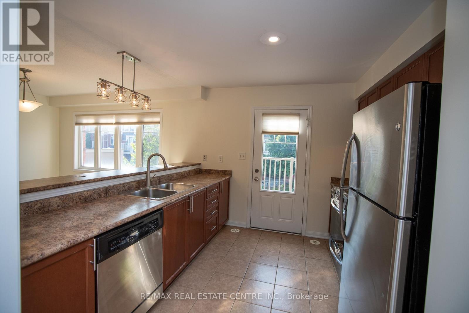 56 - 3060 Rotary Way, Burlington (Alton), Ontario  L7M 0G8 - Photo 4 - W12903808