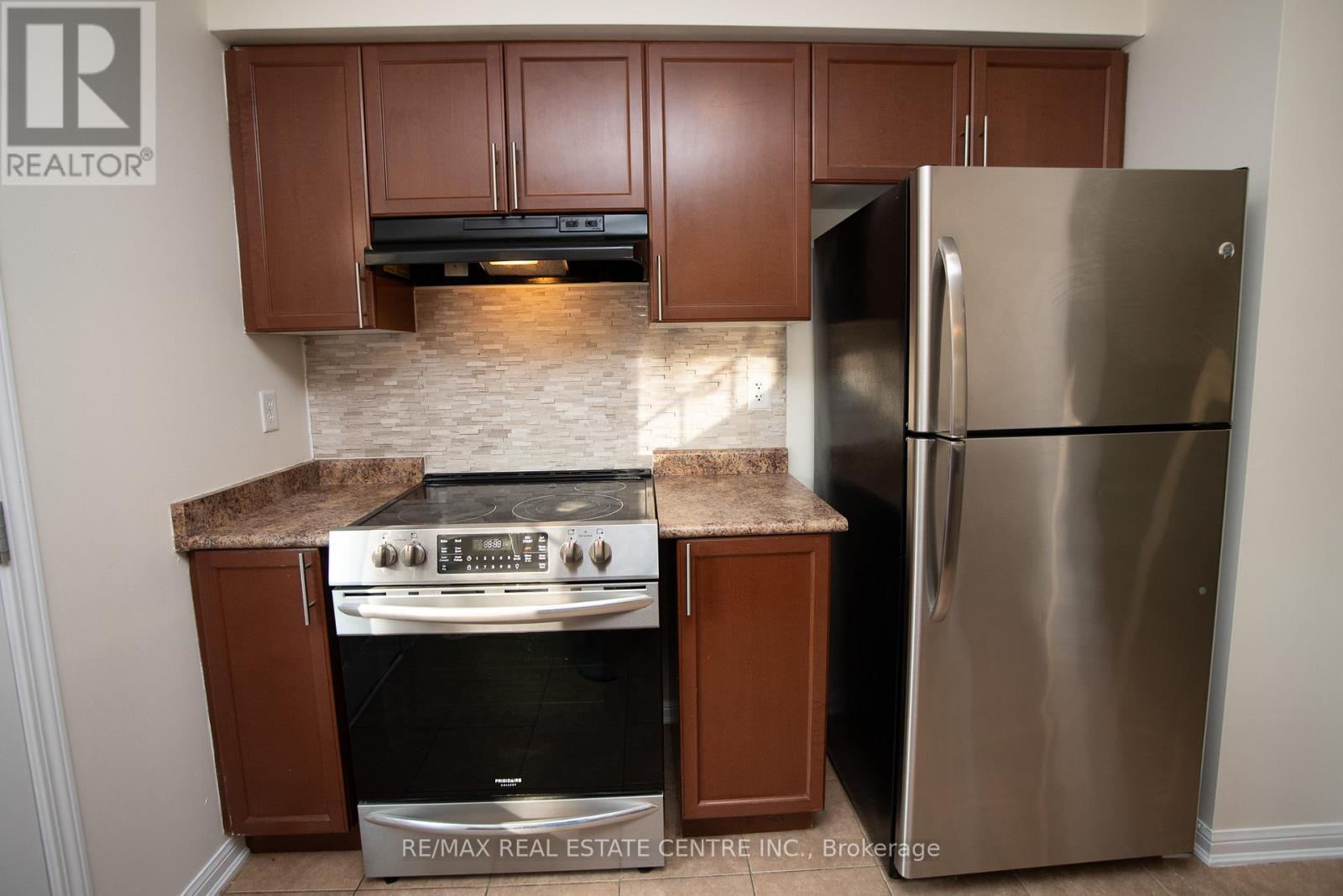 56 - 3060 Rotary Way, Burlington (Alton), Ontario  L7M 0G8 - Photo 5 - W12903808