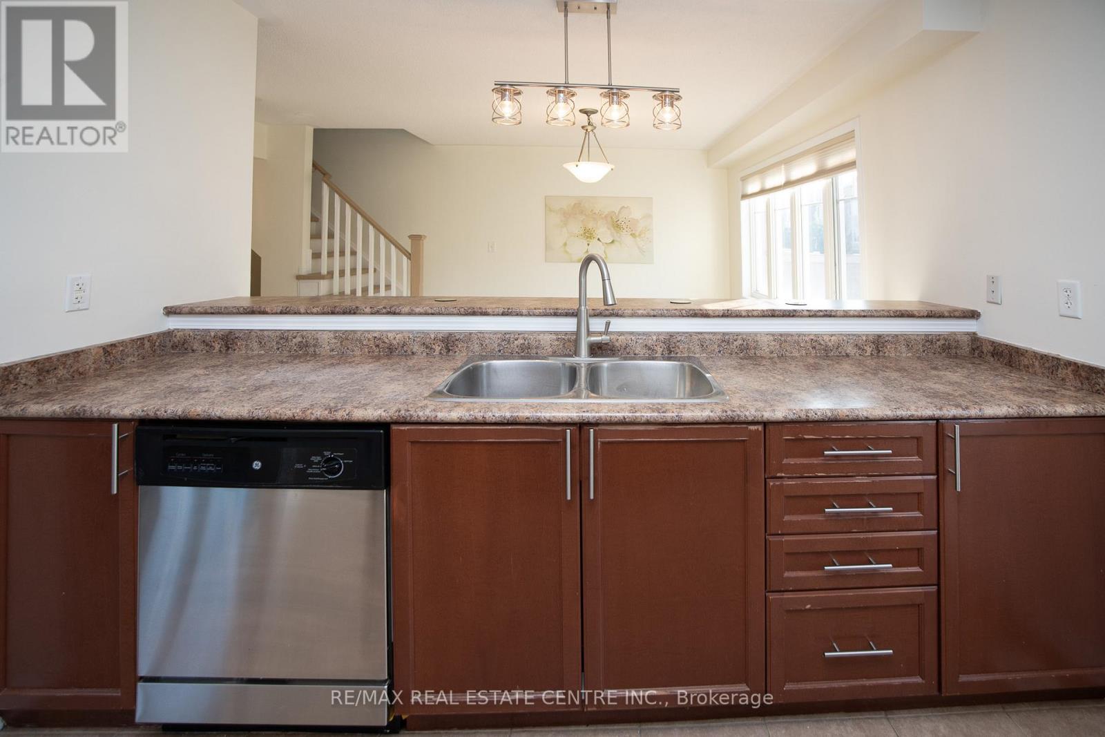 56 - 3060 Rotary Way, Burlington (Alton), Ontario  L7M 0G8 - Photo 6 - W12903808