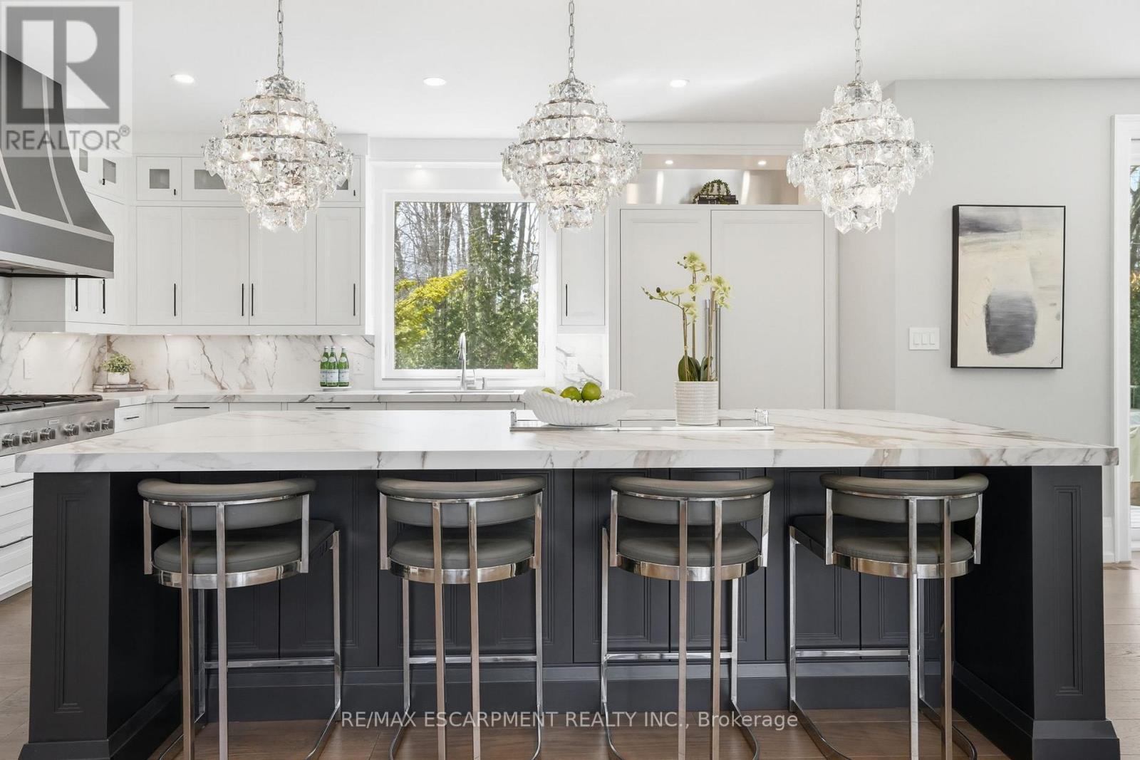 1489 Rogerswood Court, Mississauga, Ontario  L5J 1R7 - Photo 8 - W12903830