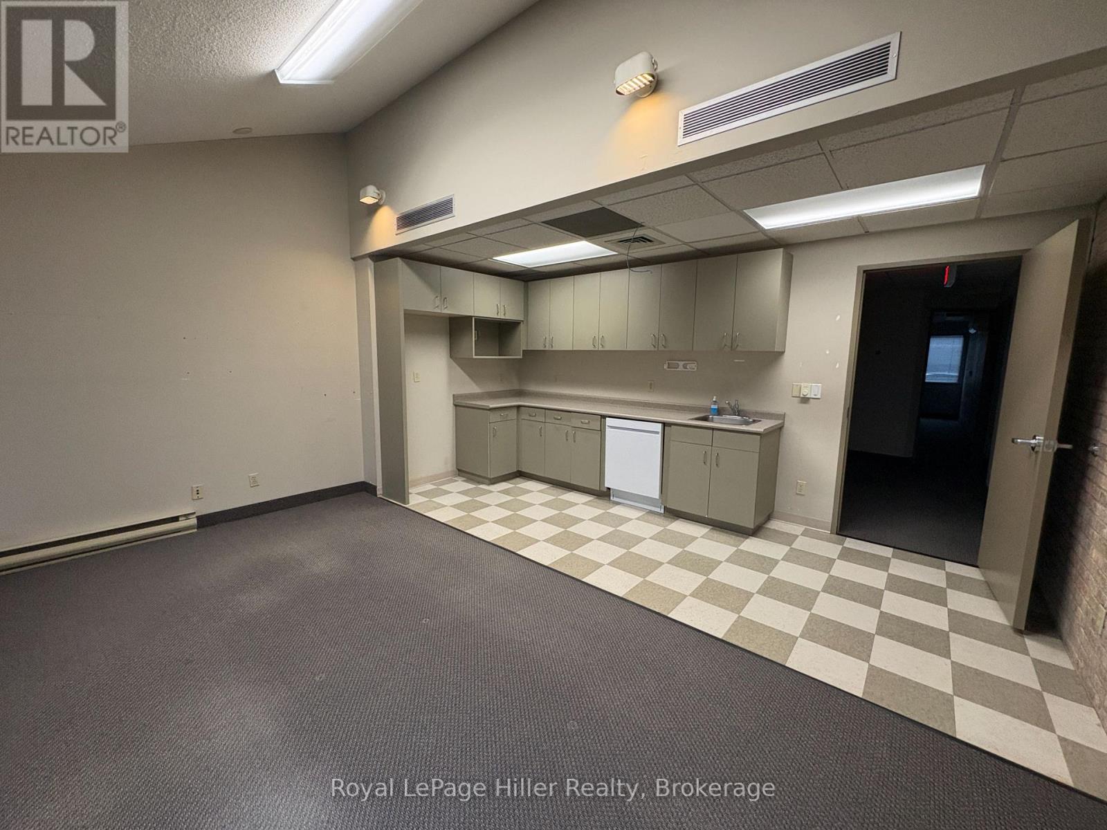 516 Huron Street, Stratford, Ontario  N5A 5T7 - Photo 17 - X12662444