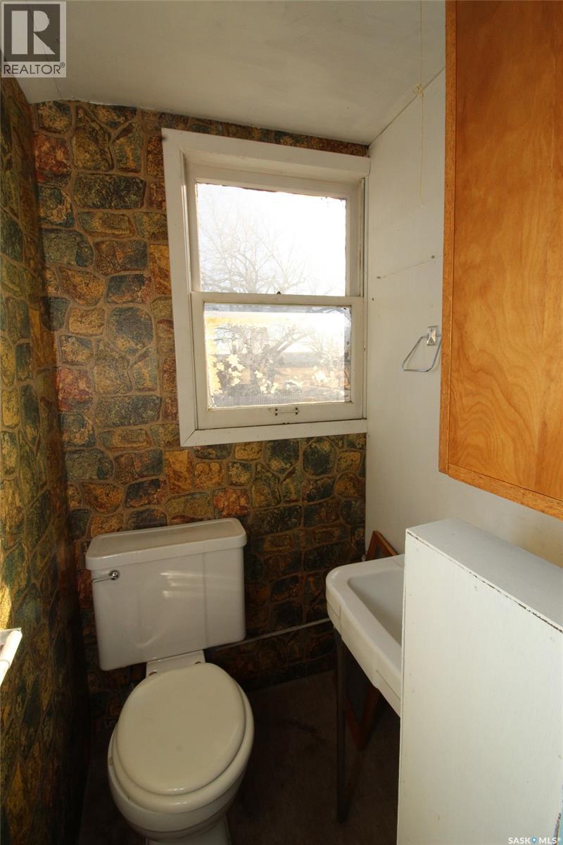 216 2nd Street E, Shaunavon, Saskatchewan  S0N 2M0 - Photo 29 - SK030944