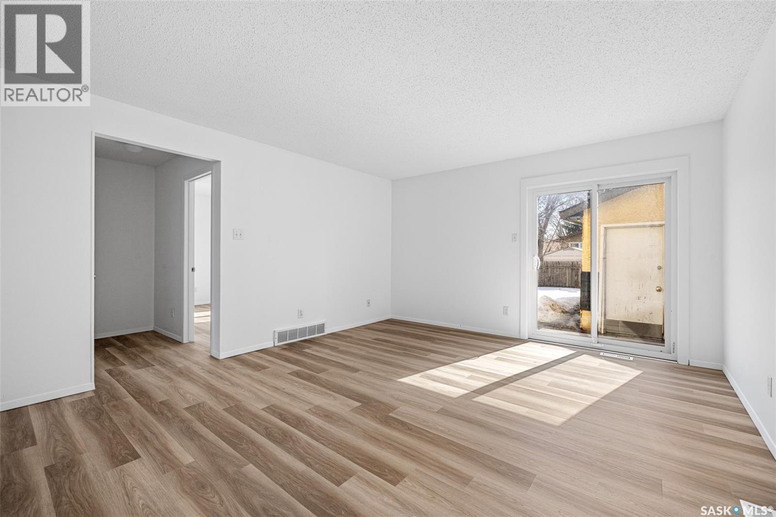 706 Bard Crescent N, Regina, Saskatchewan  S4X 2K5 - Photo 7 - SK030876