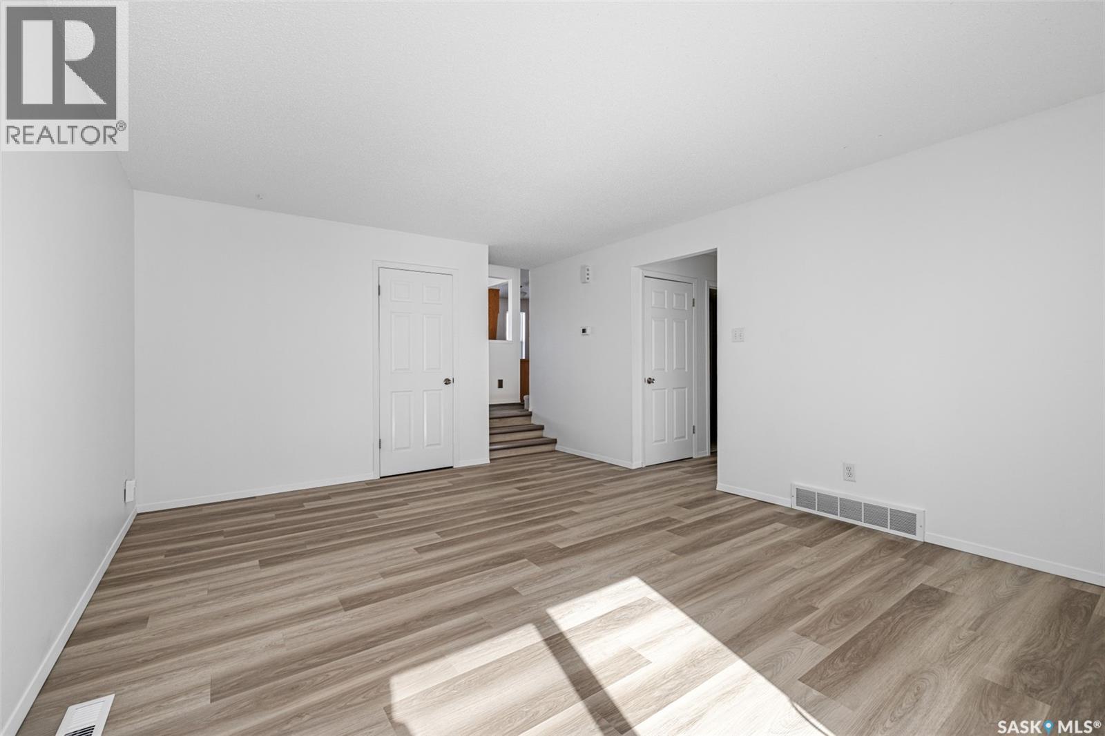 706 Bard Crescent N, Regina, Saskatchewan  S4X 2K5 - Photo 8 - SK030876