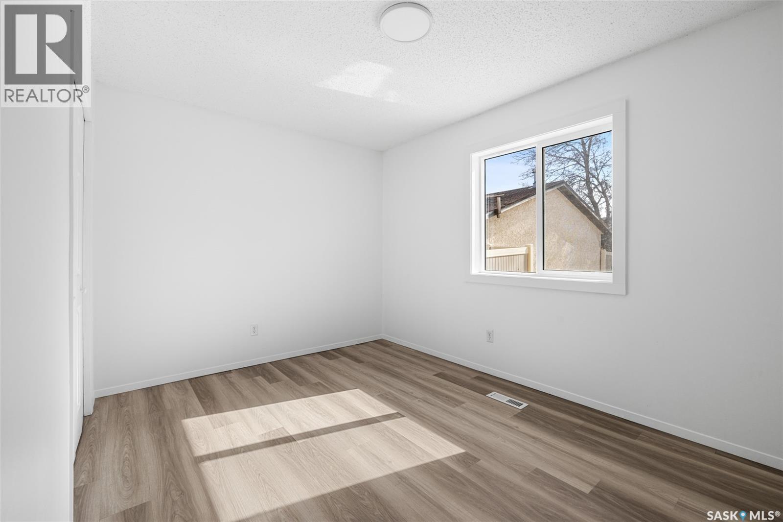 706 Bard Crescent N, Regina, Saskatchewan  S4X 2K5 - Photo 9 - SK030876