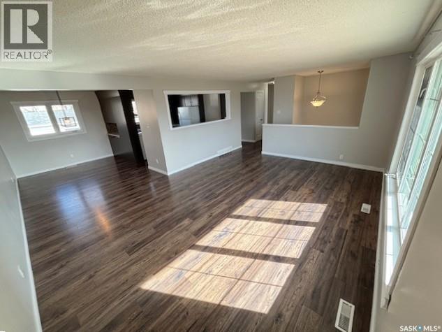 1446 Stadacona Street W, Moose Jaw, Saskatchewan  S6H 6R9 - Photo 6 - SK030874