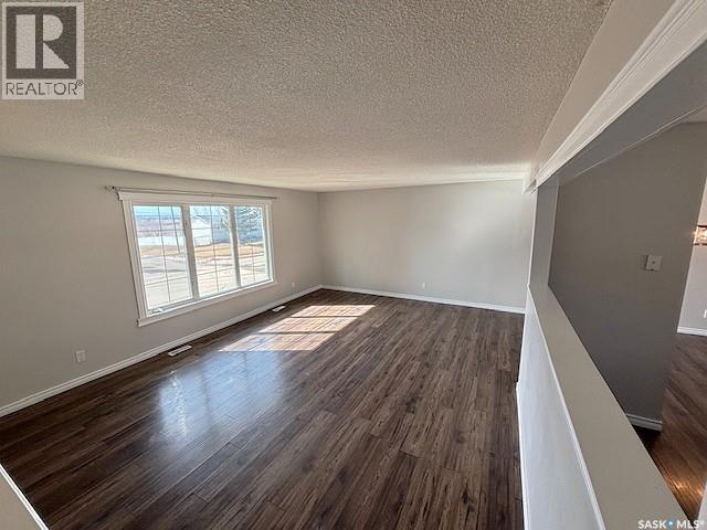 1446 Stadacona Street W, Moose Jaw, Saskatchewan  S6H 6R9 - Photo 8 - SK030874