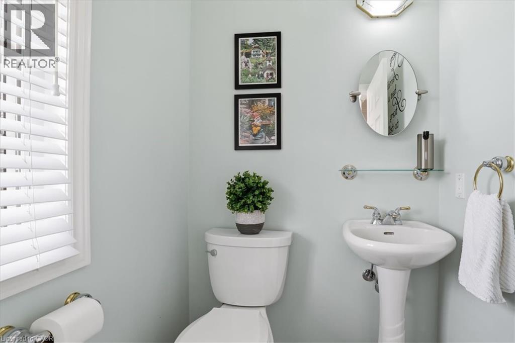 640 Munich Circle, Waterloo, Ontario  N2V 2L6 - Photo 14 - 40810691