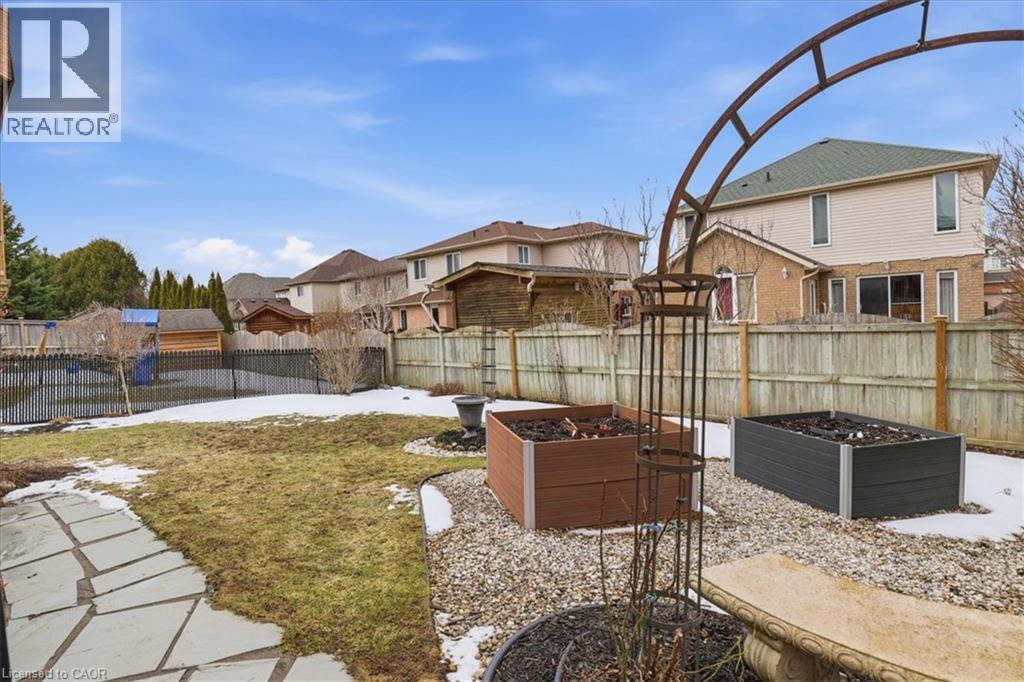 640 Munich Circle, Waterloo, Ontario  N2V 2L6 - Photo 33 - 40810691