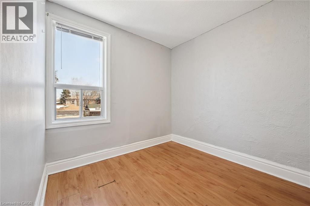 352 W Duke Street W, Kitchener, Ontario  N2H 3Y3 - Photo 14 - 40804218