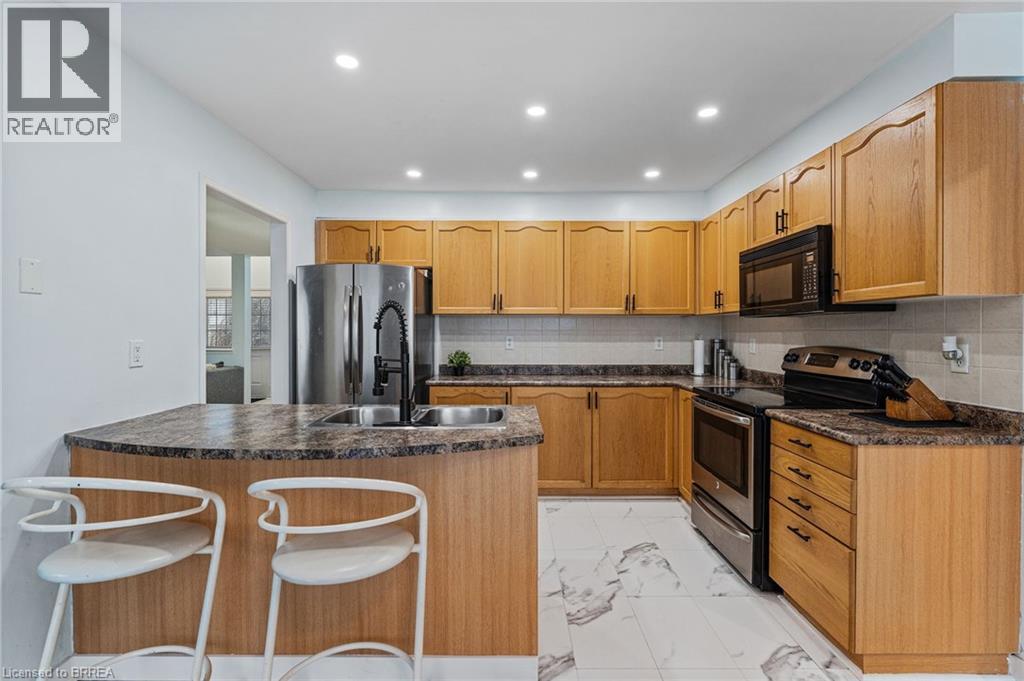 70 Blackburn Drive, Brantford, Ontario  N3T 6R9 - Photo 11 - 40813061