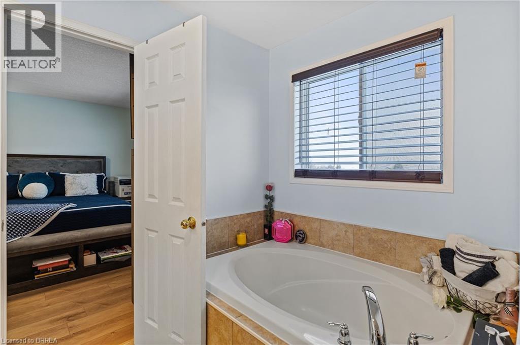 70 Blackburn Drive, Brantford, Ontario  N3T 6R9 - Photo 31 - 40813061