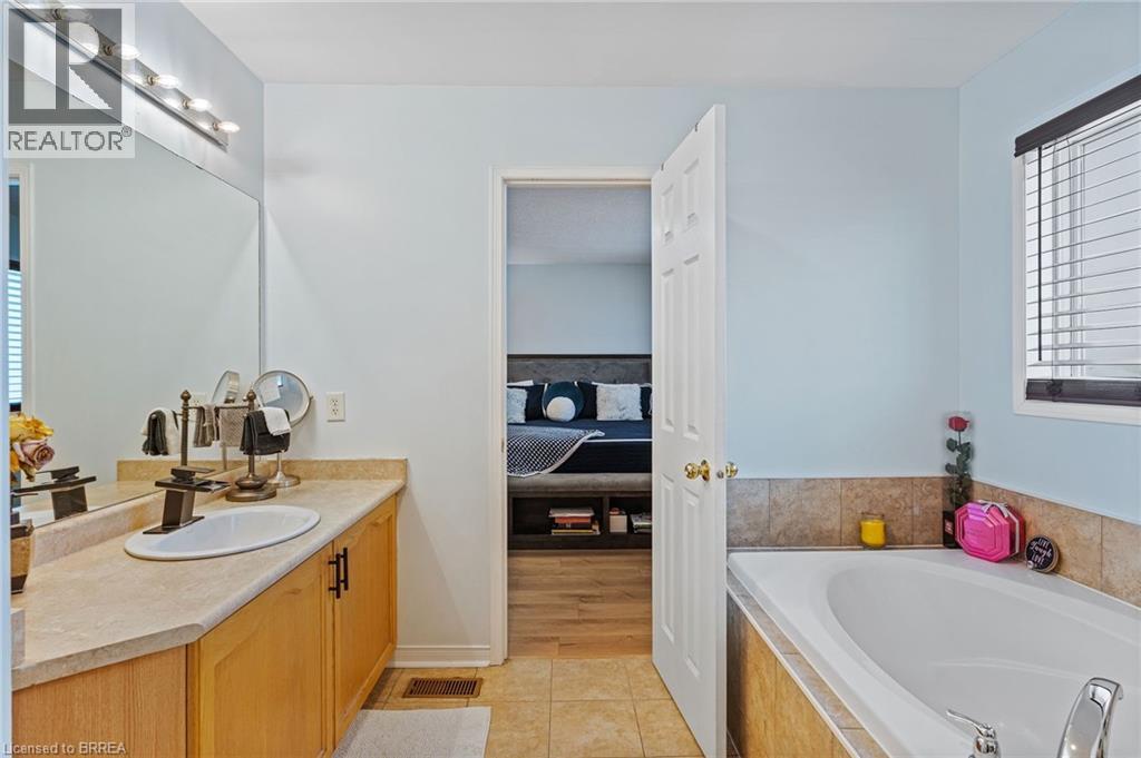 70 Blackburn Drive, Brantford, Ontario  N3T 6R9 - Photo 33 - 40813061