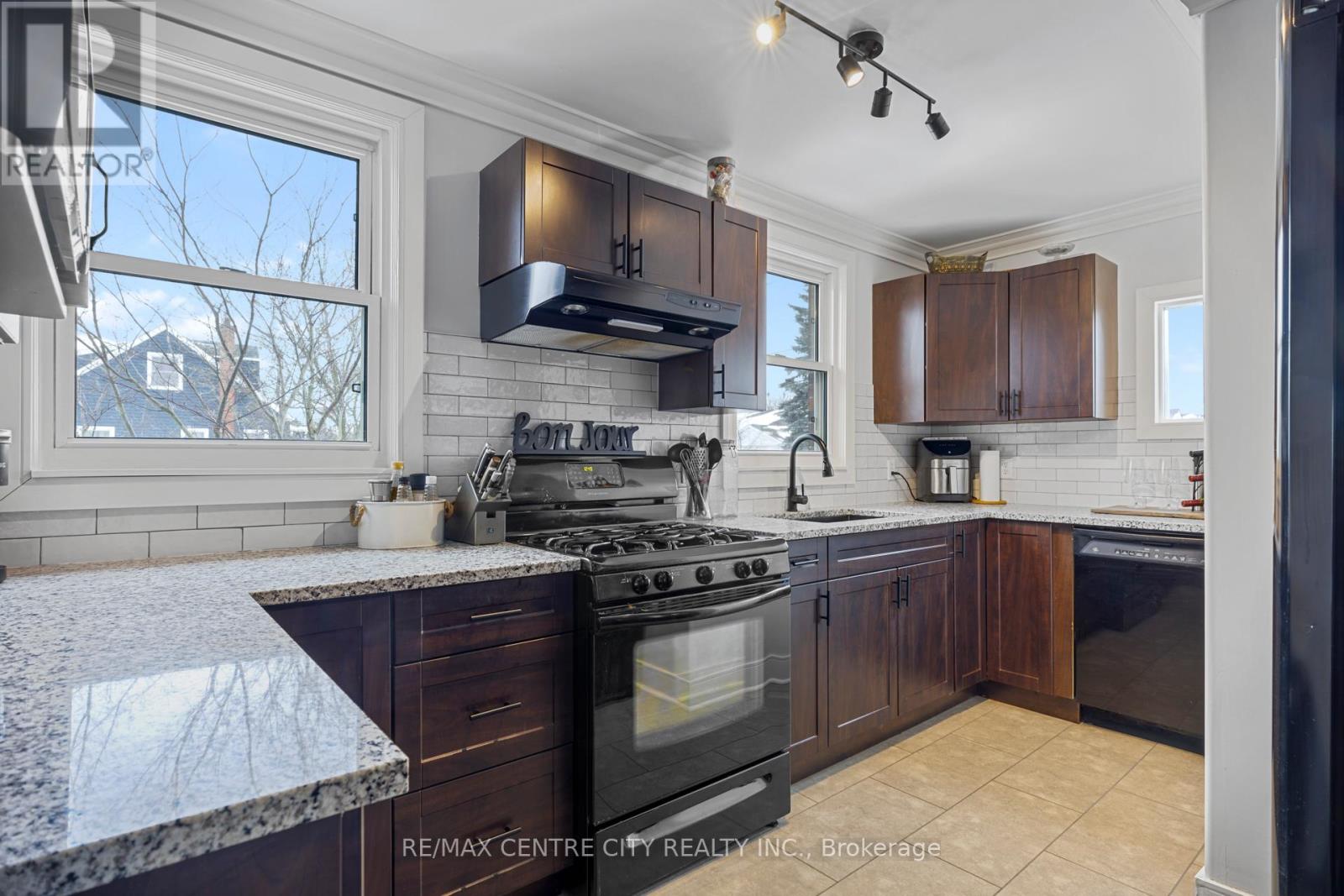32 Third Avenue, St. Thomas, Ontario  N5R 4J9 - Photo 6 - X12708840