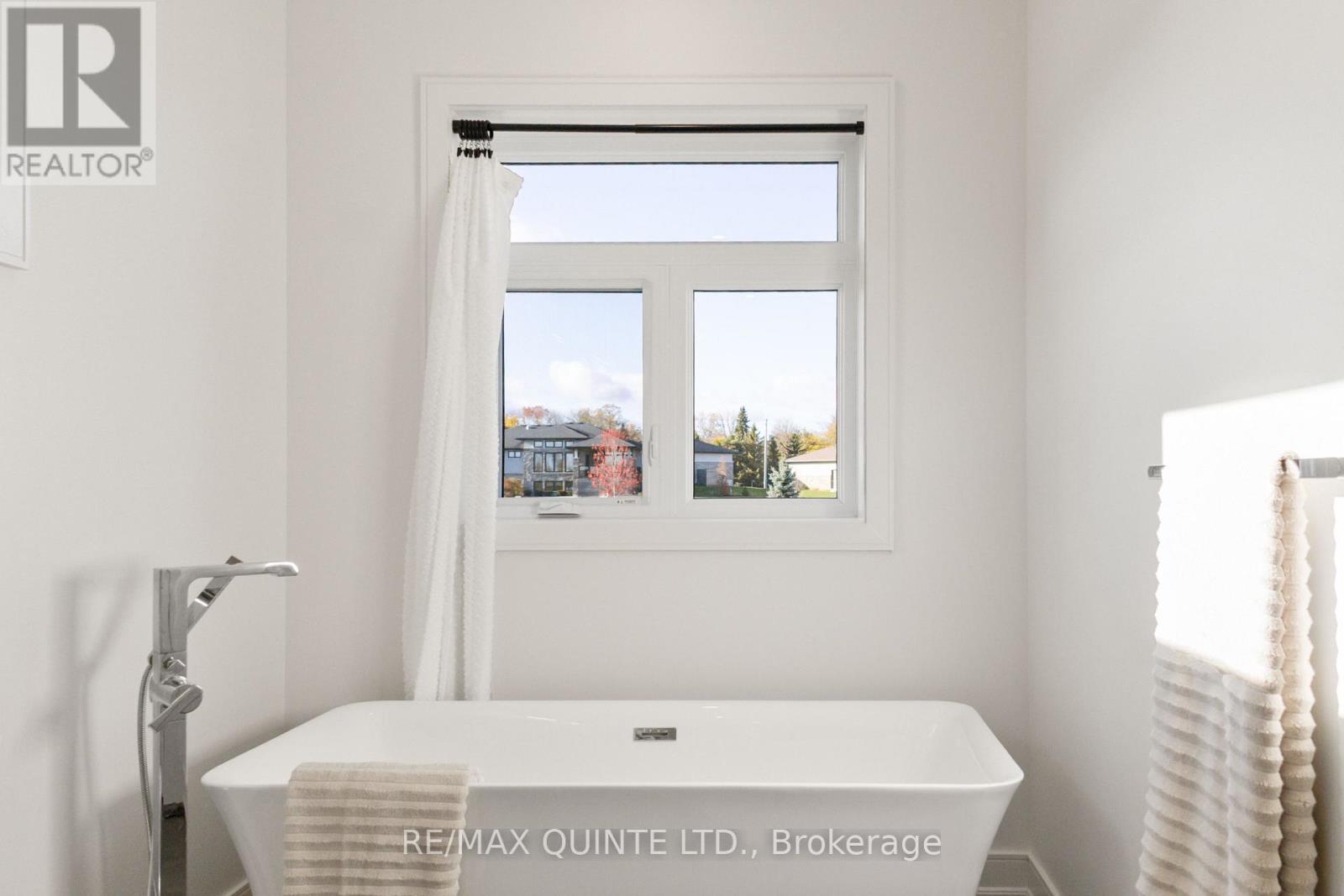 76 Navigation Drive, Prince Edward County, Ontario  K8N 0G1 - Photo 38 - X12903910