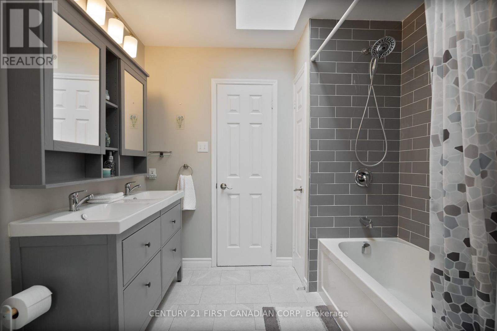 15 Toronado Place, London East, Ontario  N5V 3V4 - Photo 11 - X12903878