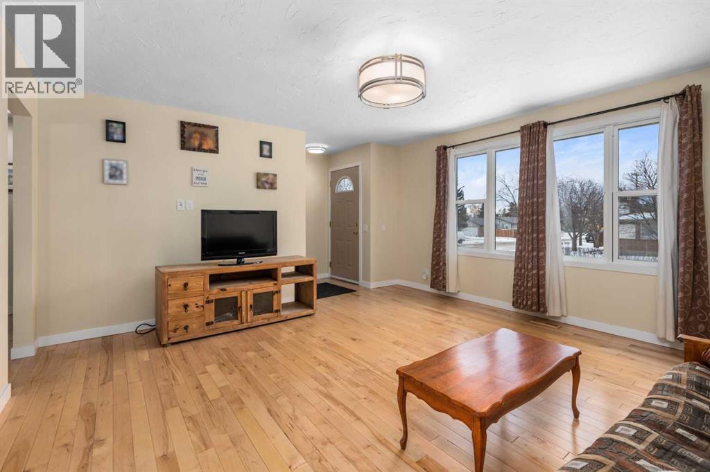 104 Doverthorn Close Se, Calgary, Alberta  T2B 2G6 - Photo 8 - A2289050