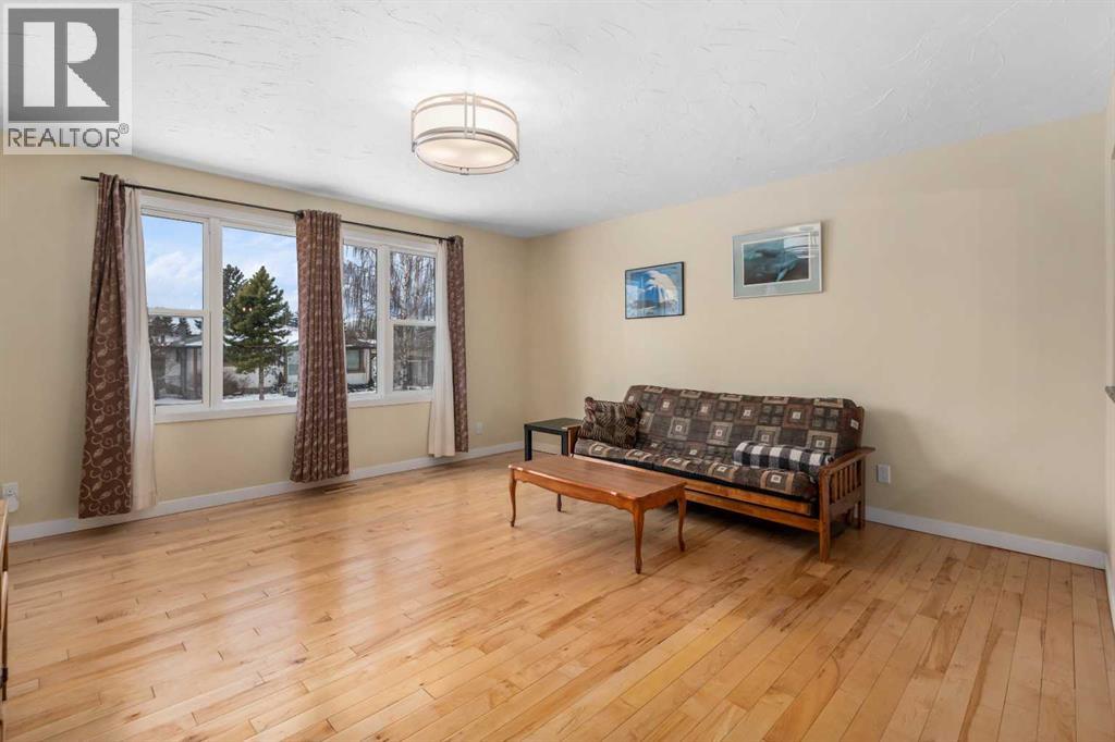 104 Doverthorn Close Se, Calgary, Alberta  T2B 2G6 - Photo 7 - A2289050