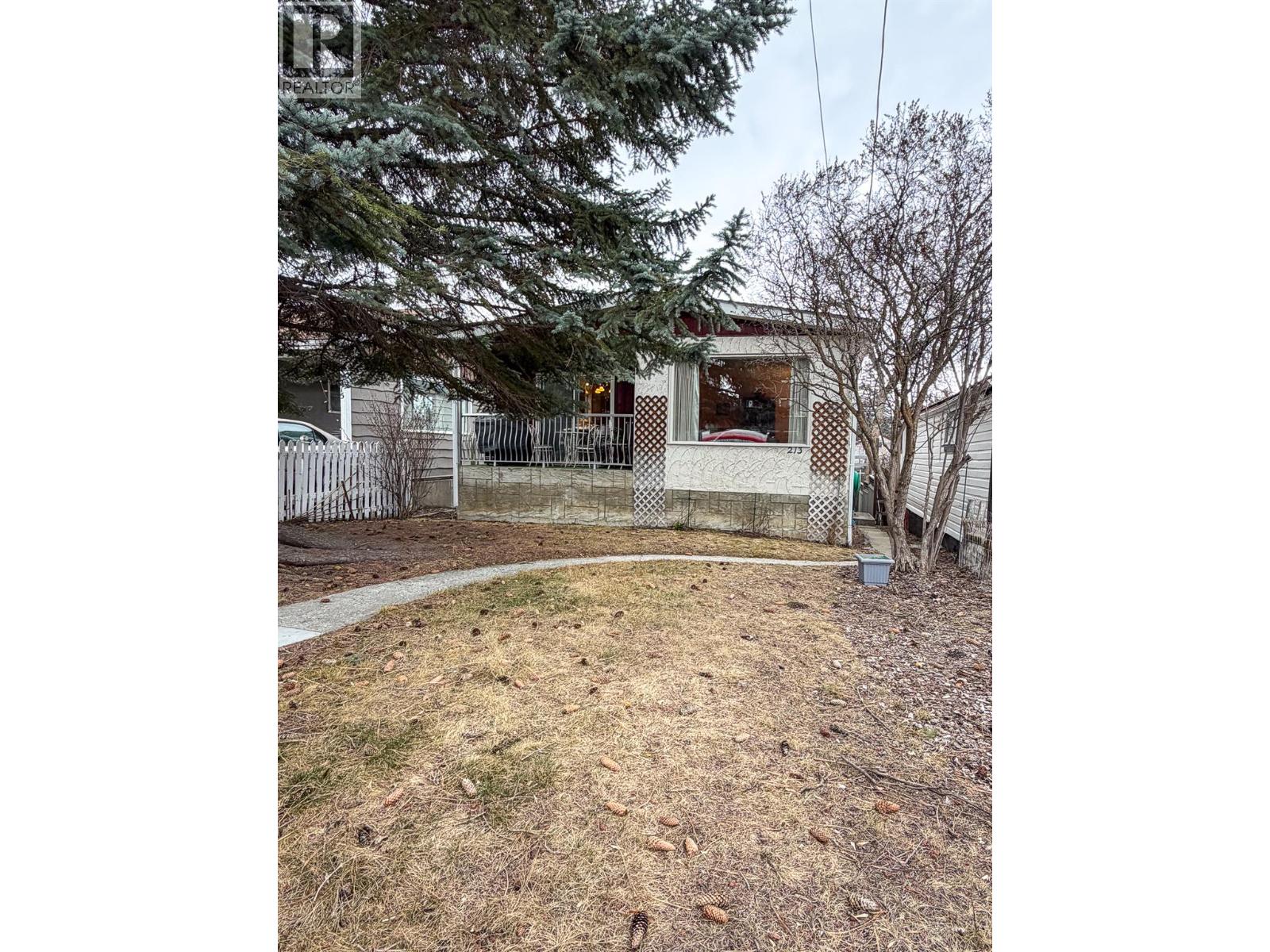 213 16th Avenue S, Cranbrook, British Columbia  V1C 2Z5 - Photo 2 - 10380175