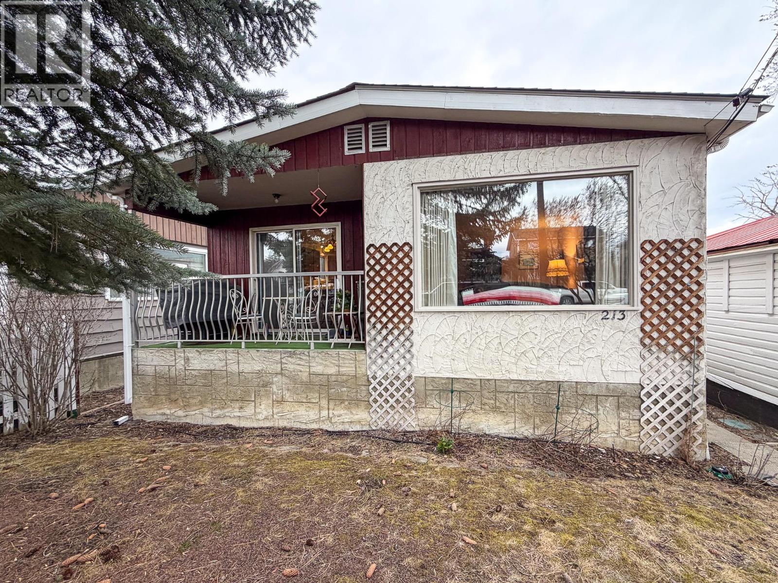 213 16th Avenue S, Cranbrook, British Columbia  V1C 2Z5 - Photo 3 - 10380175