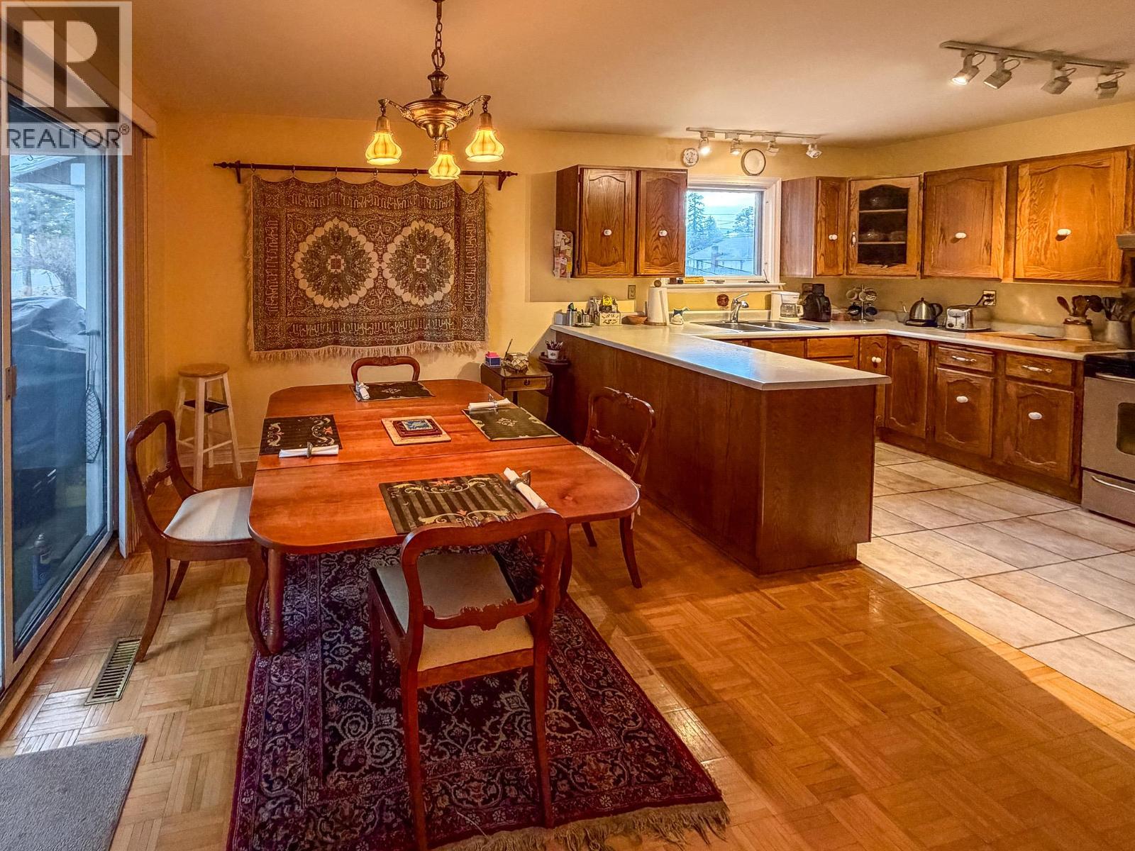 213 16th Avenue S, Cranbrook, British Columbia  V1C 2Z5 - Photo 7 - 10380175