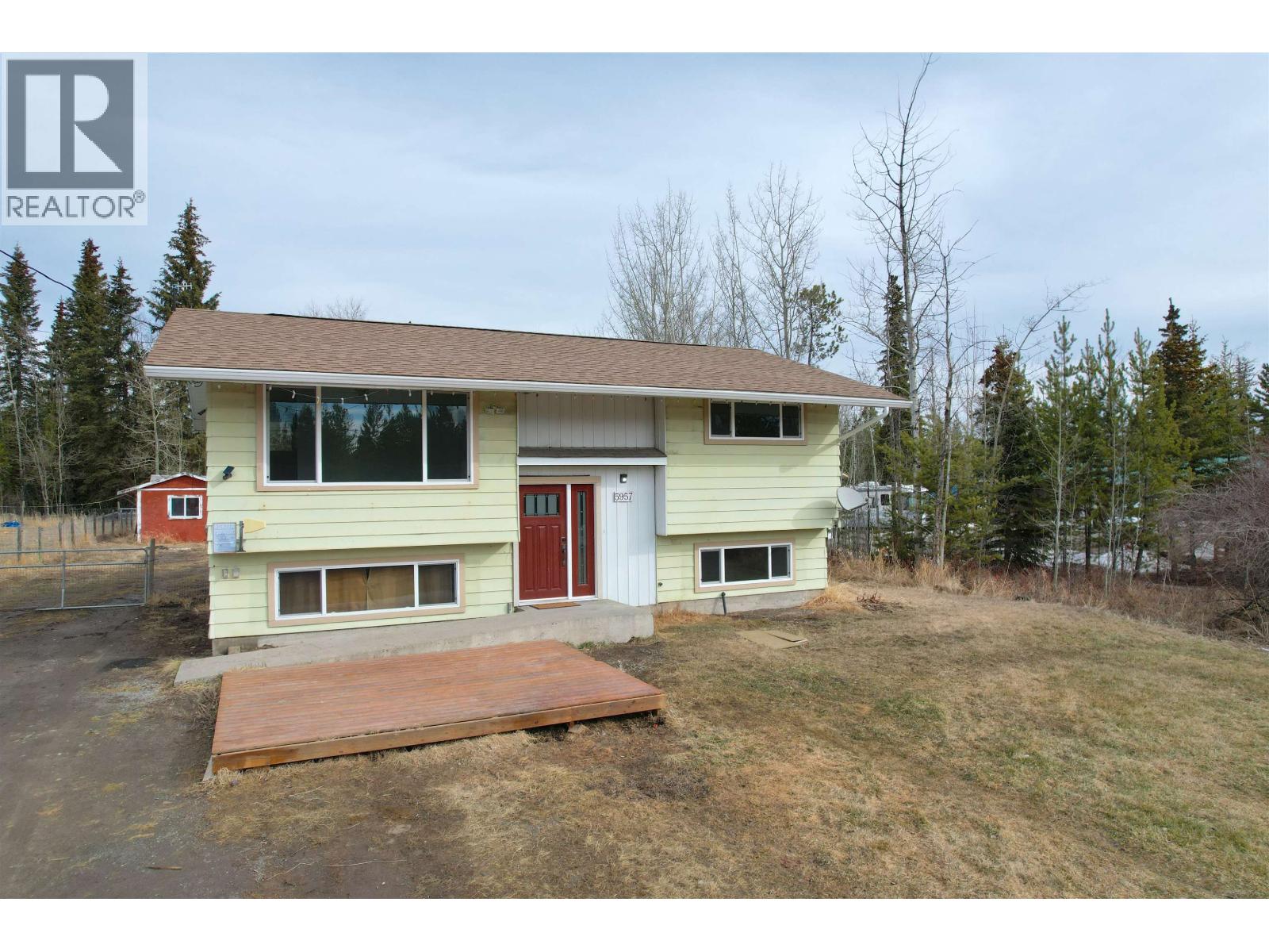5957 LITTLE FORT 24 HIGHWAY, 100 Mile House, British Columbia