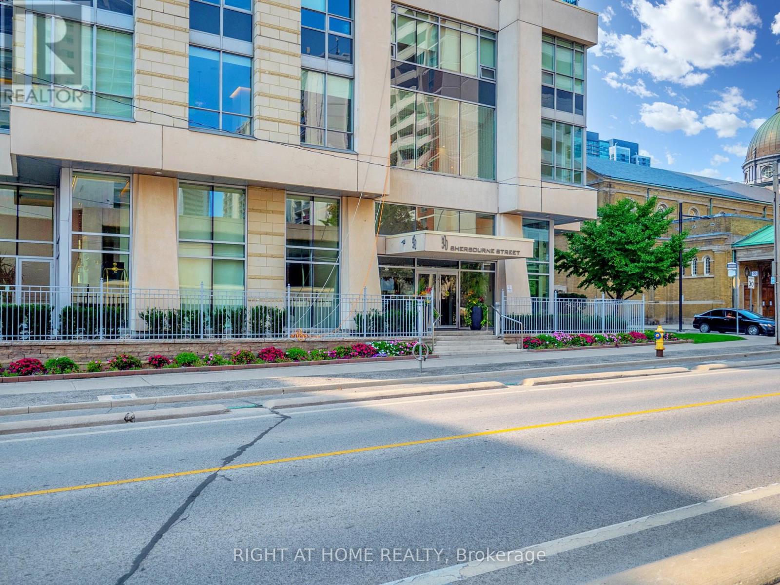 2604 - 500 SHERBOURNE STREET, Toronto, Ontario